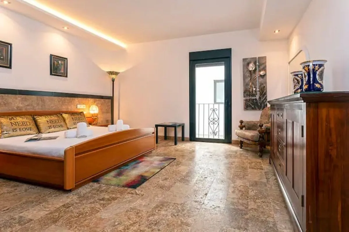 e53482d4-437e-4429-9470-b28f2d806f01