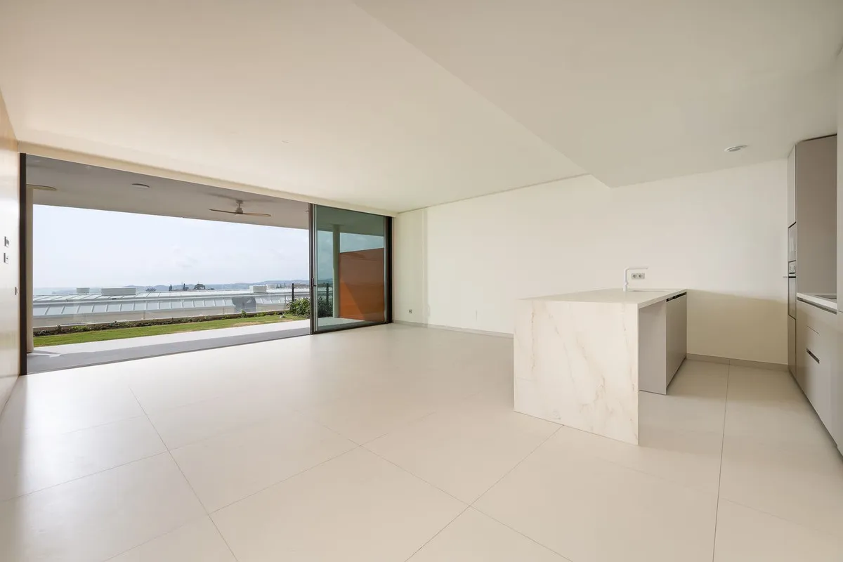 c3b0c288-dc61-4115-8b77-f2098f6a4051