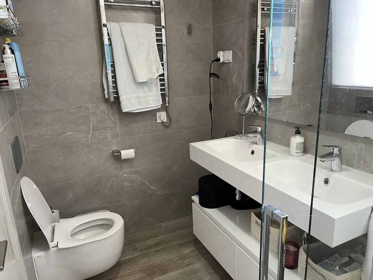 a50b2c31-9fec-492f-a0b2-a3eaf3c9097d