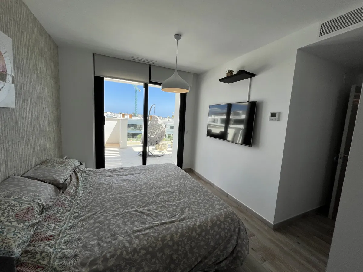 d4e5c764-1f85-40fd-8480-6fbf03d62348