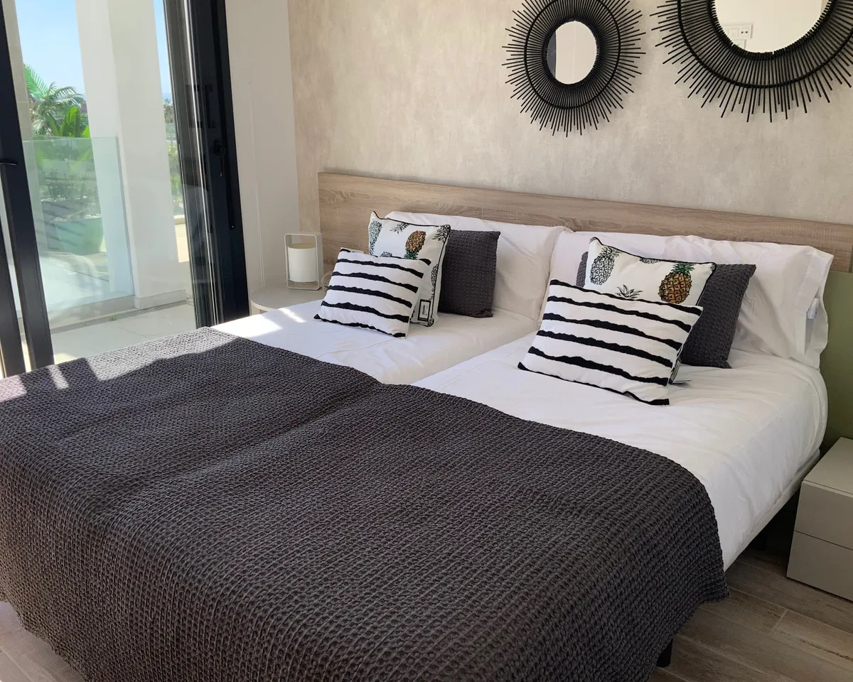 e9339d07-08b3-406b-9ed3-eb72891908fb