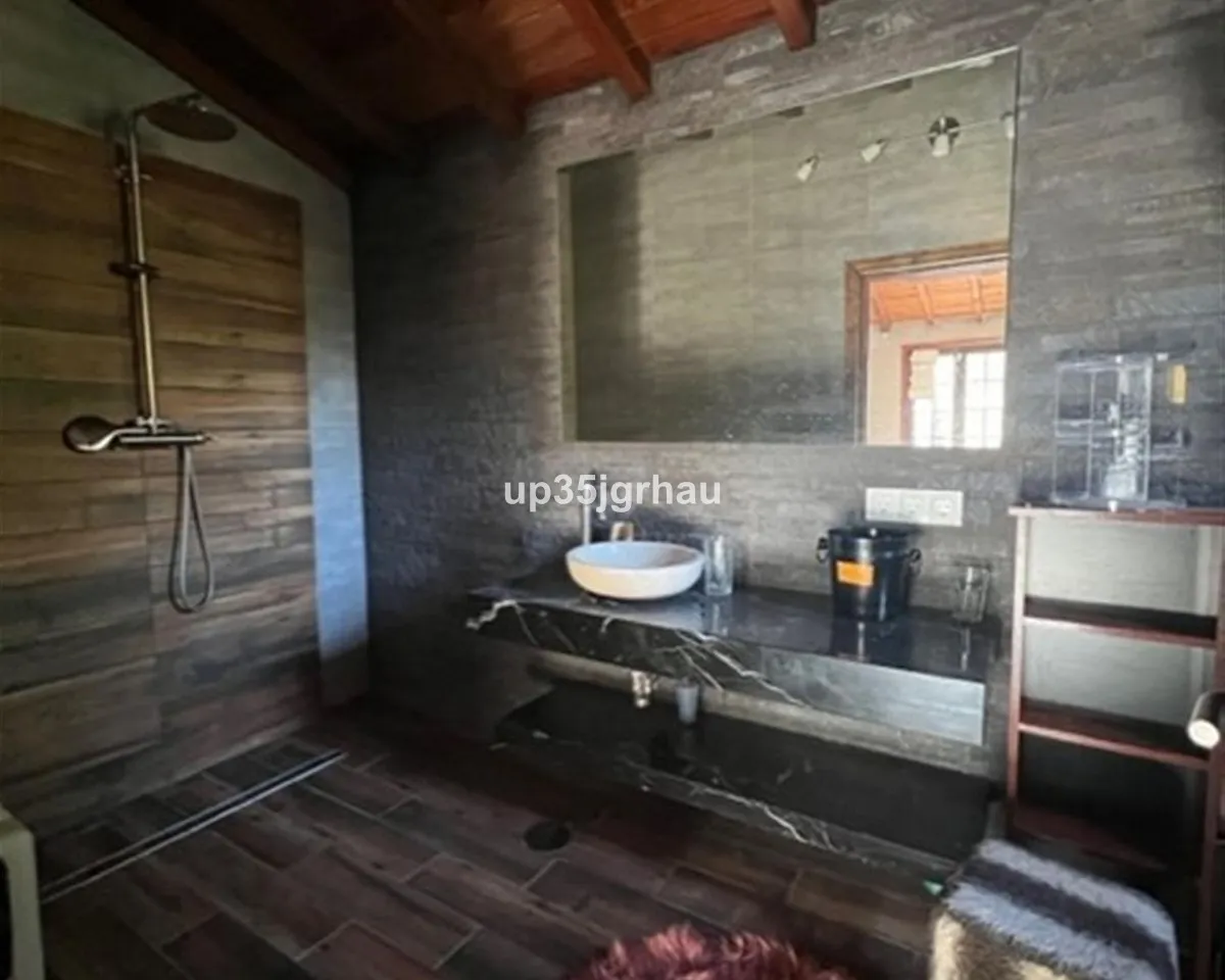 13a4a1e3-60d1-4341-9bf8-9a3e2af4fed5