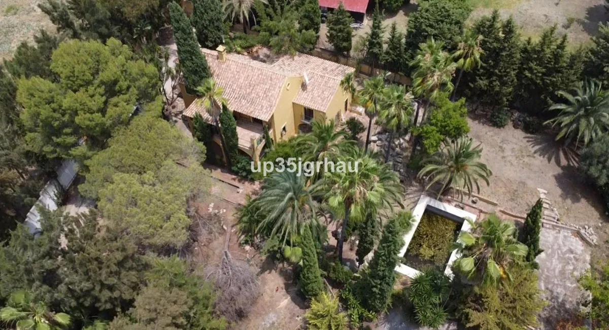 20fbcc32-0218-47bb-9506-650b62aa49f8