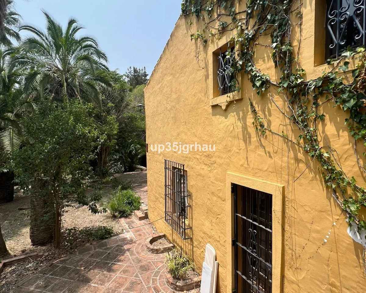 3e196ba1-94b6-4bec-9bc9-b6a6458a458e