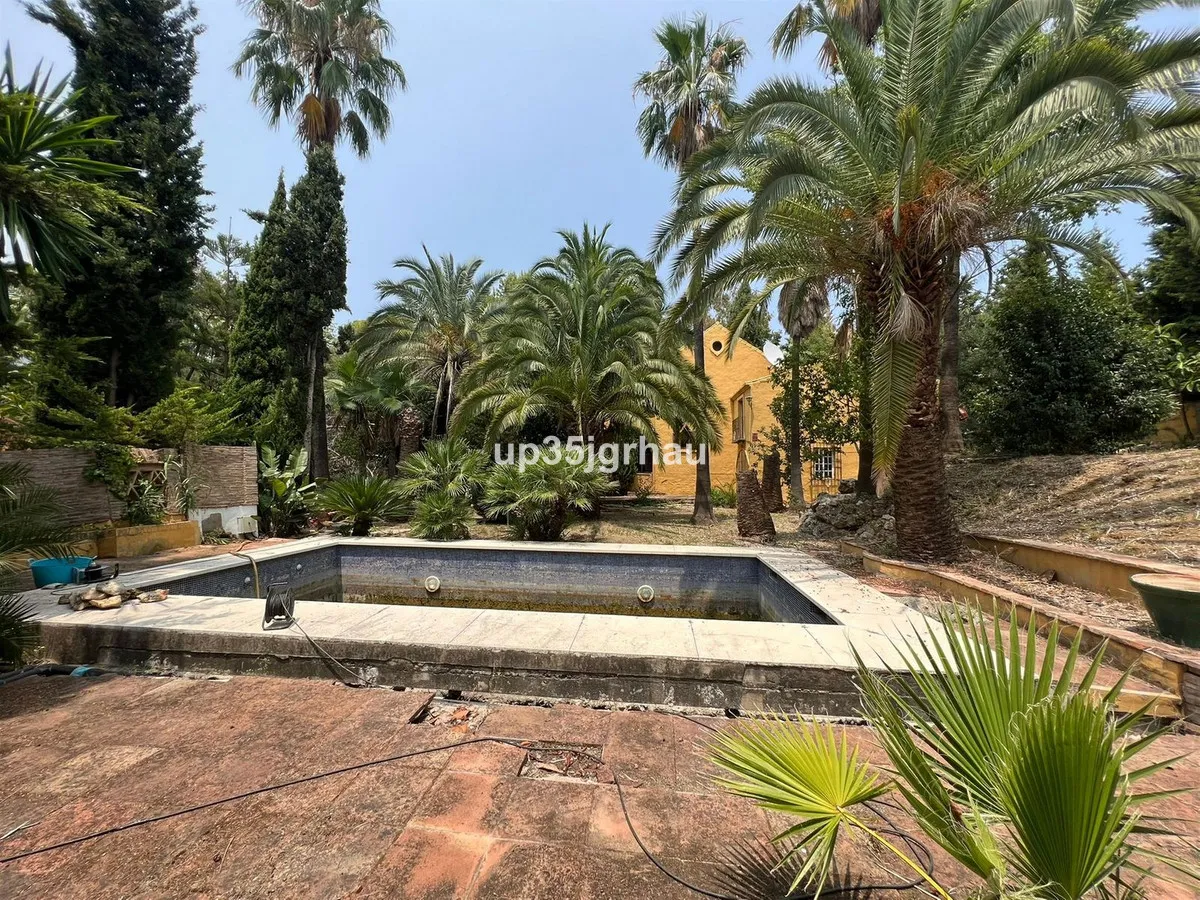 8f1050e5-fb69-420a-a59f-8f4cc44b2592