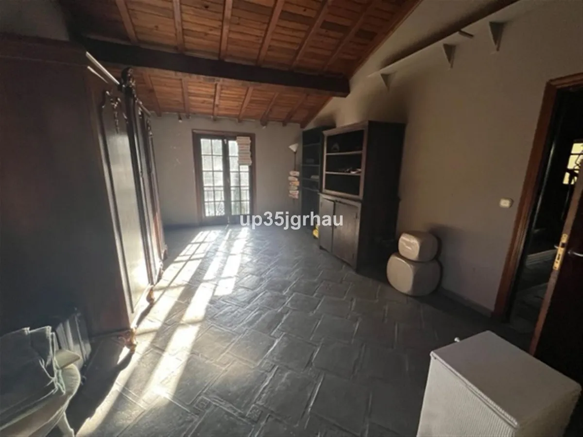 9bb5973a-4fe5-4779-bc02-9cf20771938f