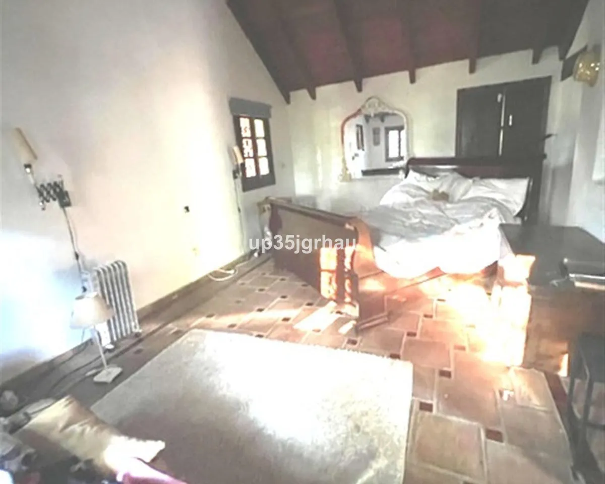 bb11d914-ded3-4a02-a481-3530b1b0eef5