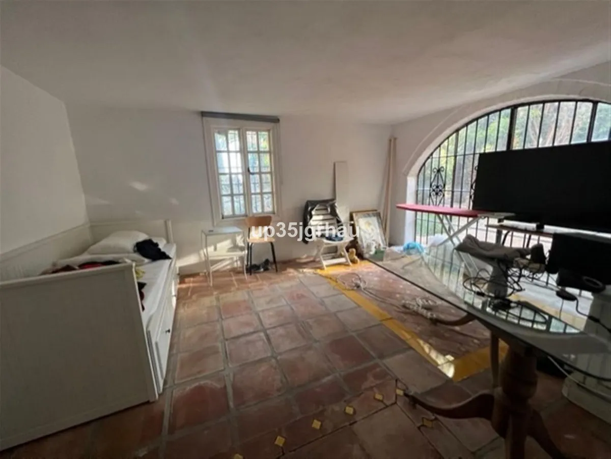 c9ba2a5b-f132-4c33-bada-90ca3fb5b22b