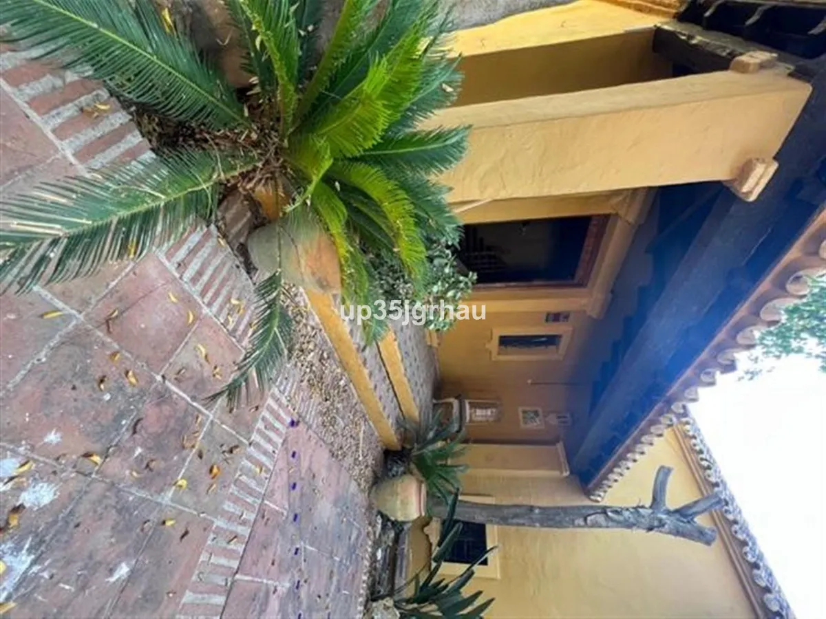 eb21a422-58de-403c-bde3-406f67250a65