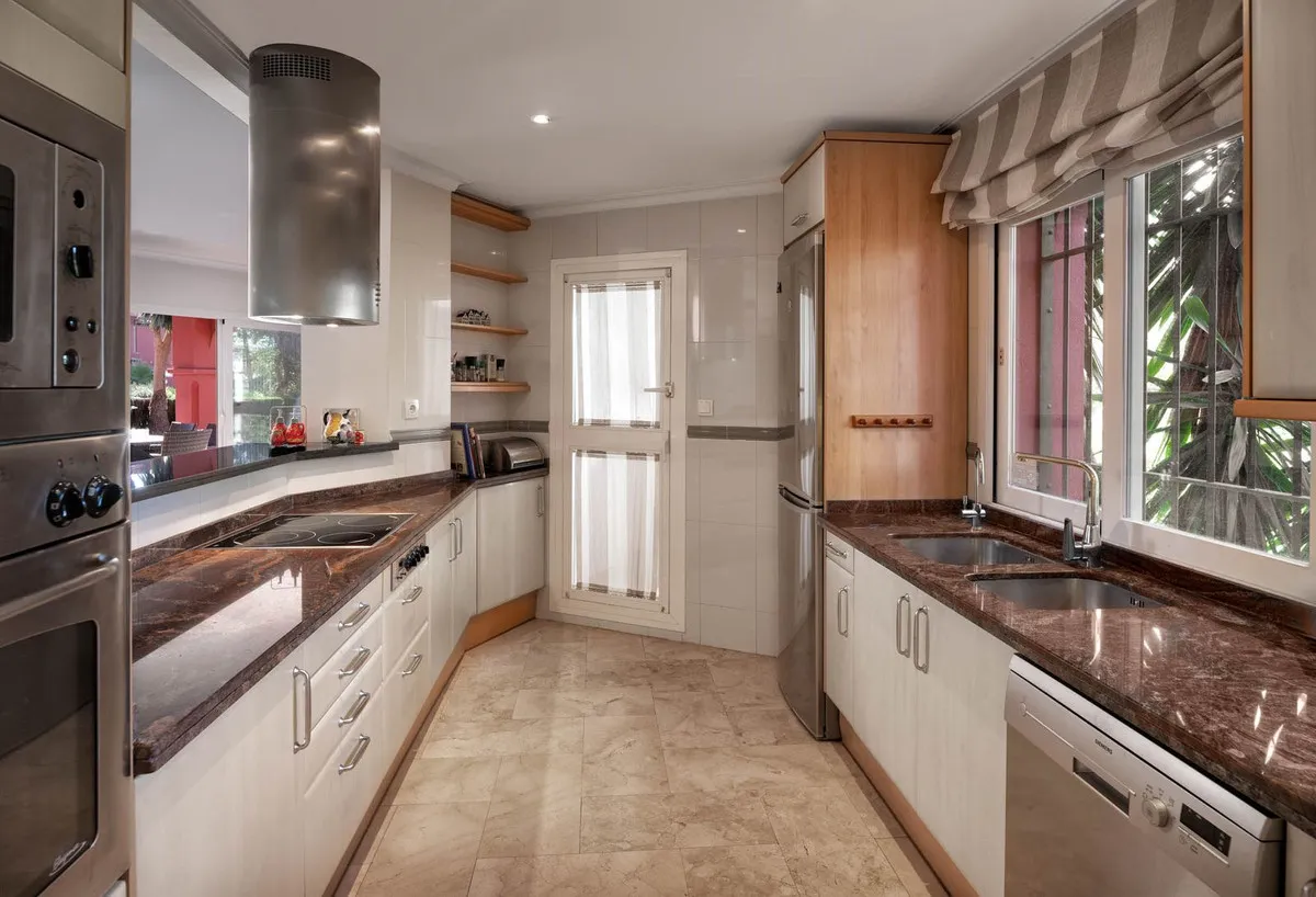 7efb2773-04e4-44ad-8bd8-1304378ee448