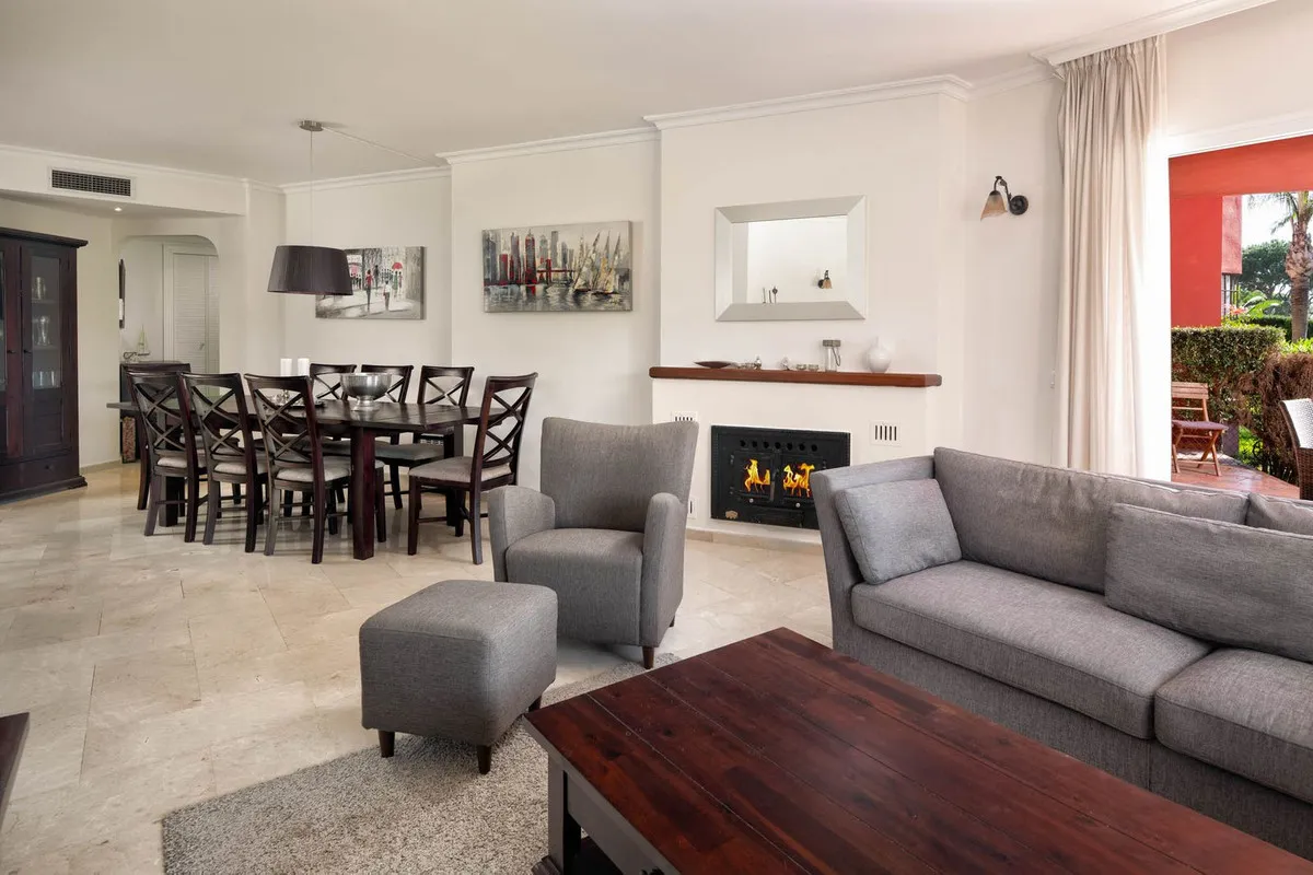 c176308c-33ec-4e31-ab67-45dbd5bfdaed