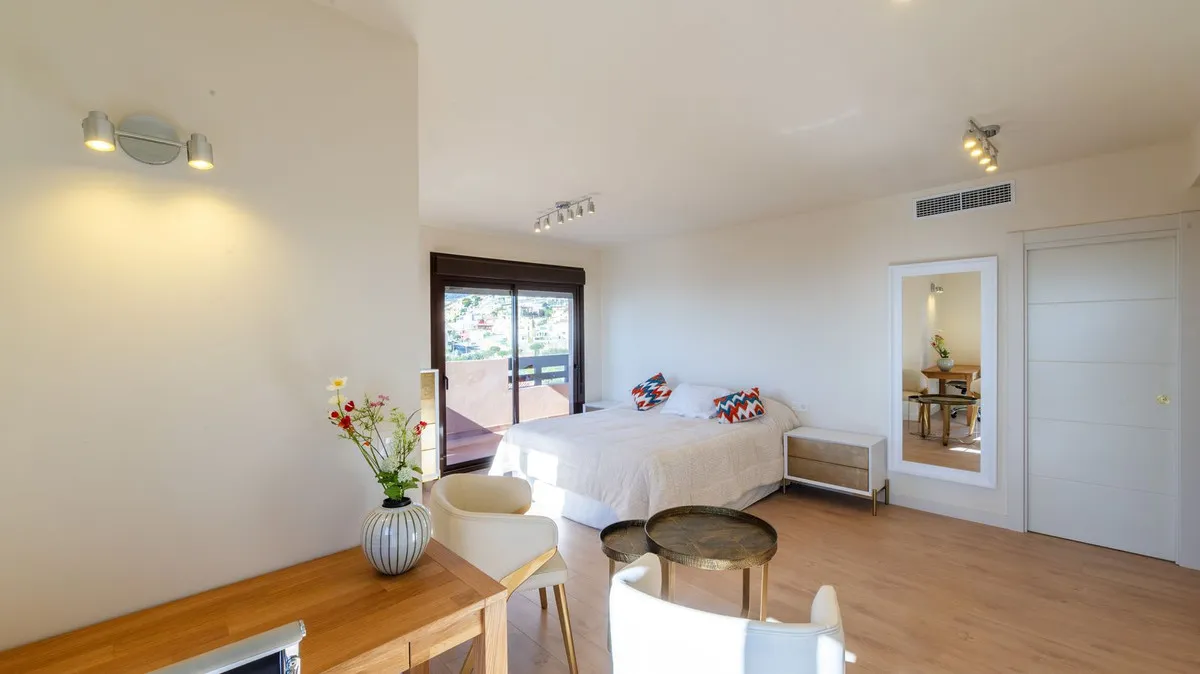 b0d6c974-9817-4117-aeca-66d78d90325e