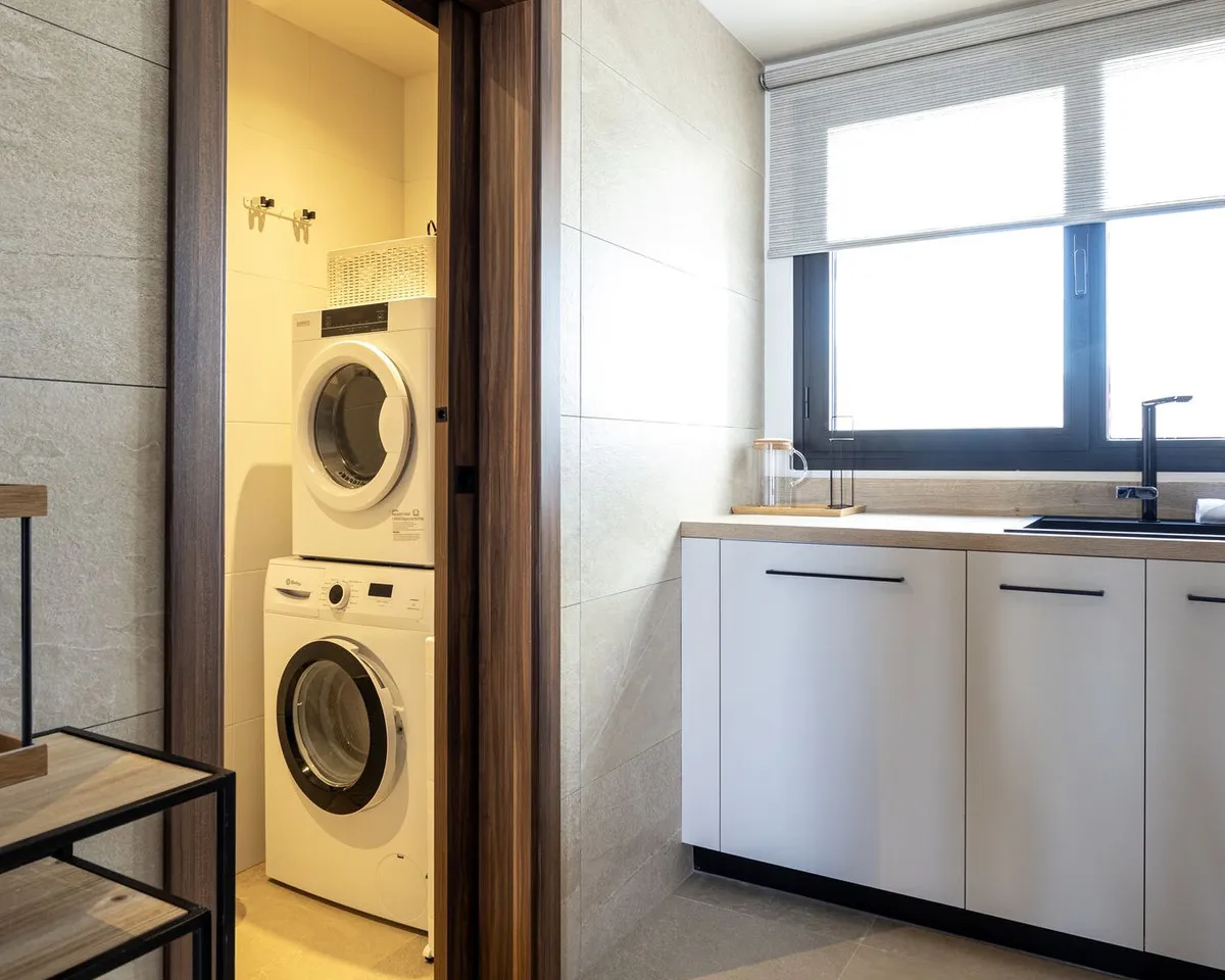 adf4b0bf-7e96-4873-8f33-0fcdbc3bb132