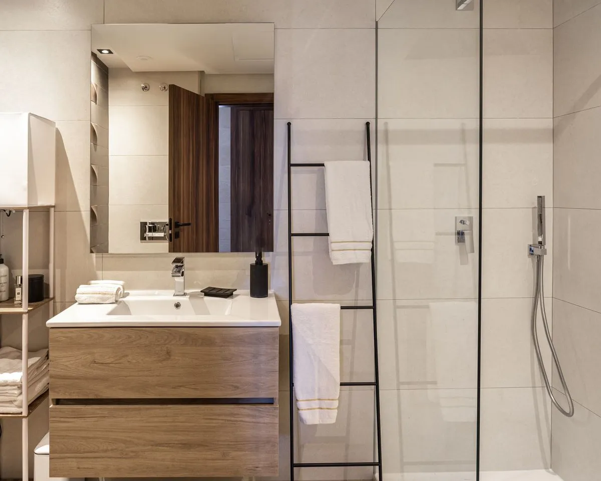 cc4c1f1a-d85d-4abb-a3ac-254981ab37e5