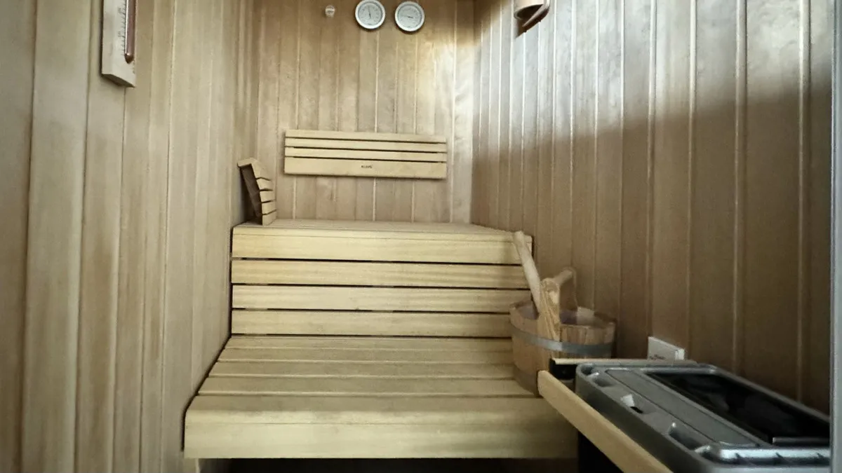 02f38342-f442-4cff-820f-a02ef34eda61