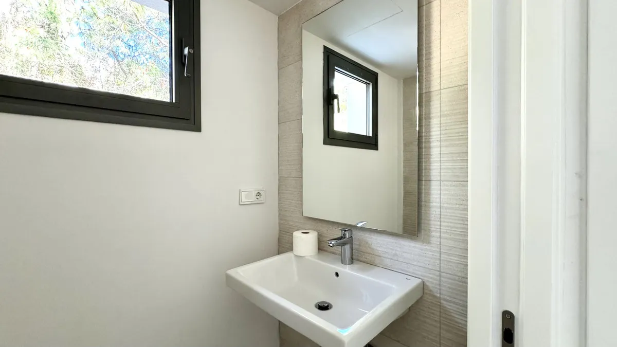 345b747f-e146-47c2-86d4-f5a916b12451