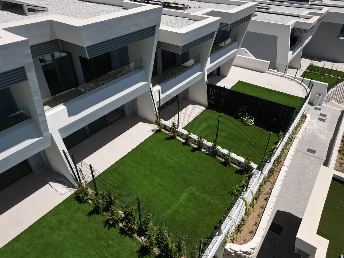 dcd3bcf8-92a5-4d8a-8f70-13dc7f2e1fc2