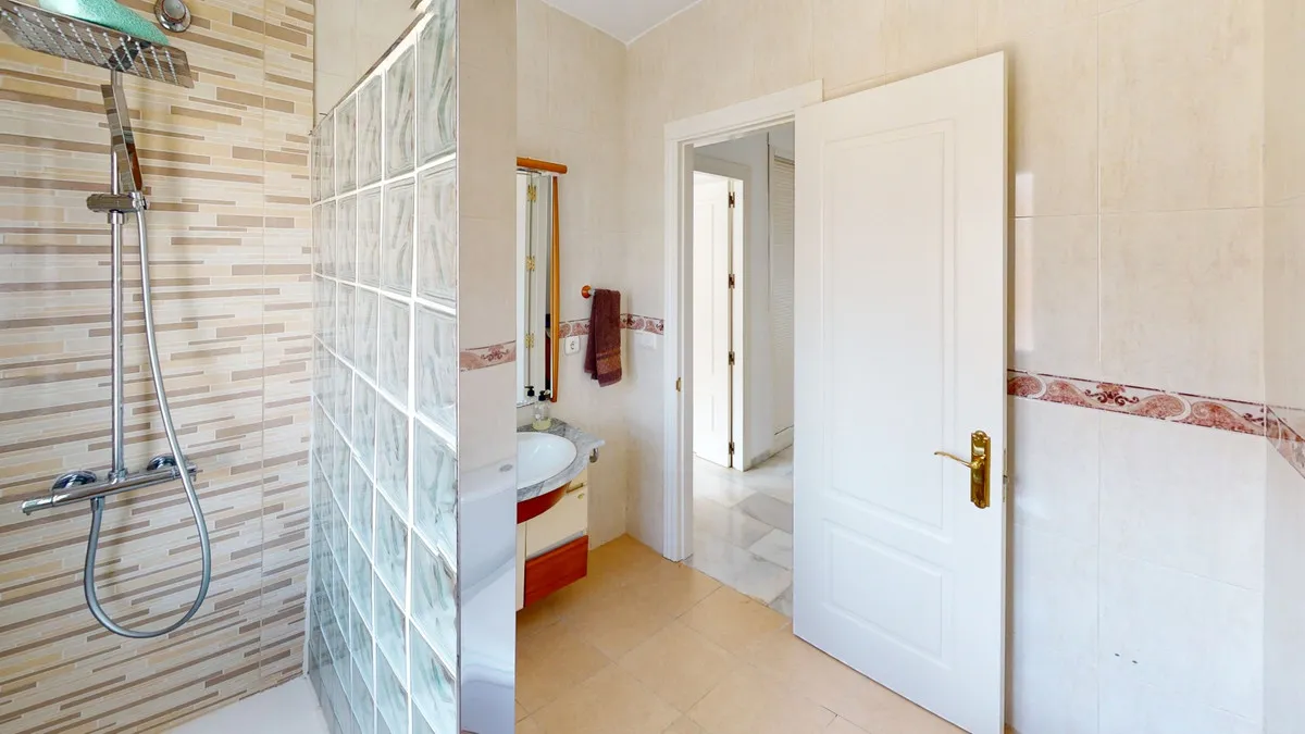 1b4b68e8-e60c-4ecd-9f71-e9b87d958d2d