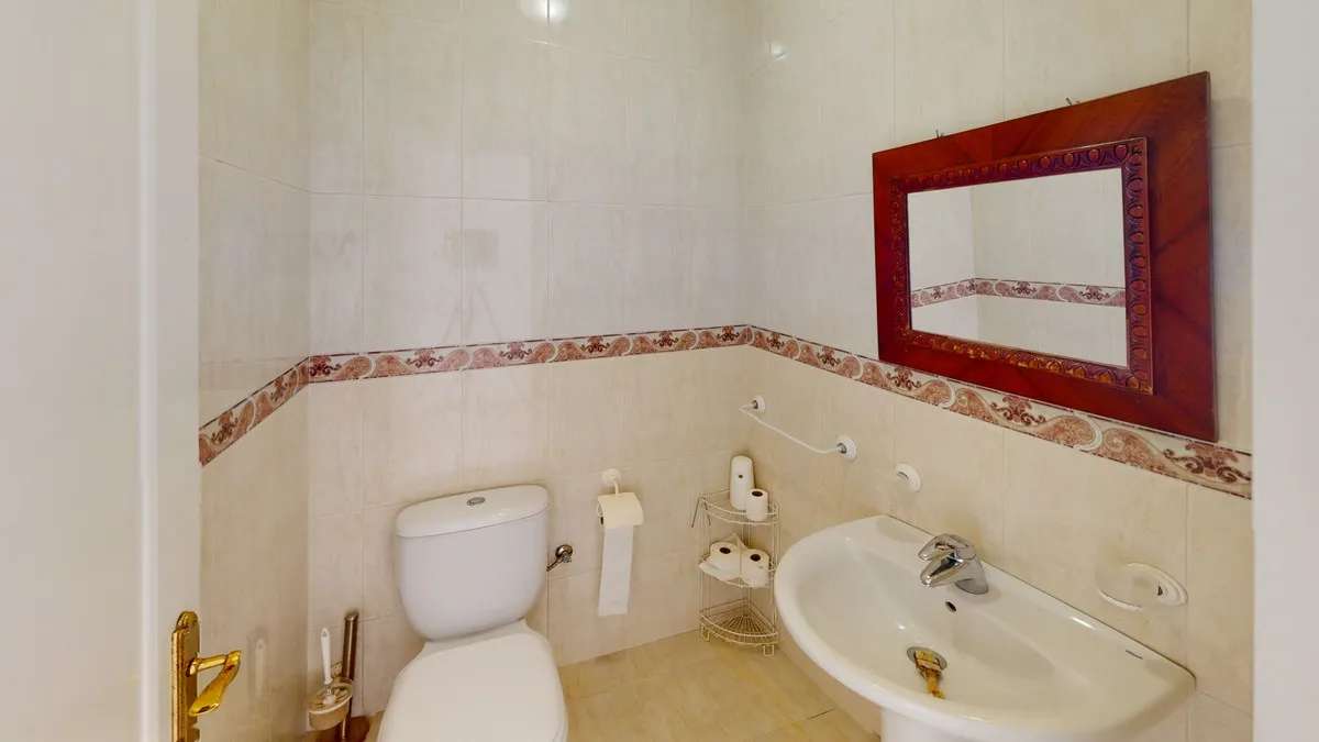 7d77351b-e665-4dae-af00-2a656bbd97ce