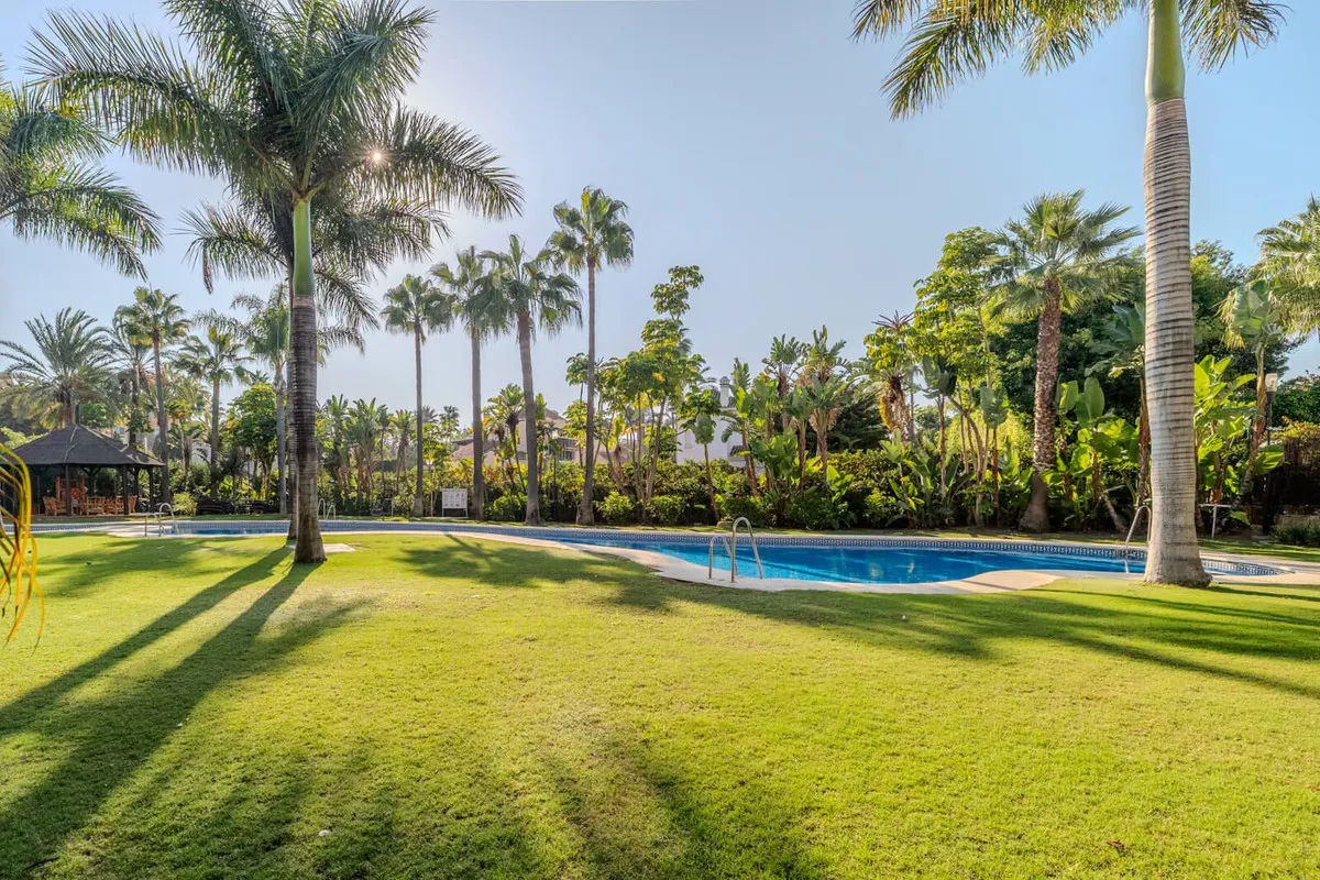 b37fe954-6693-4bab-9811-621346728de1