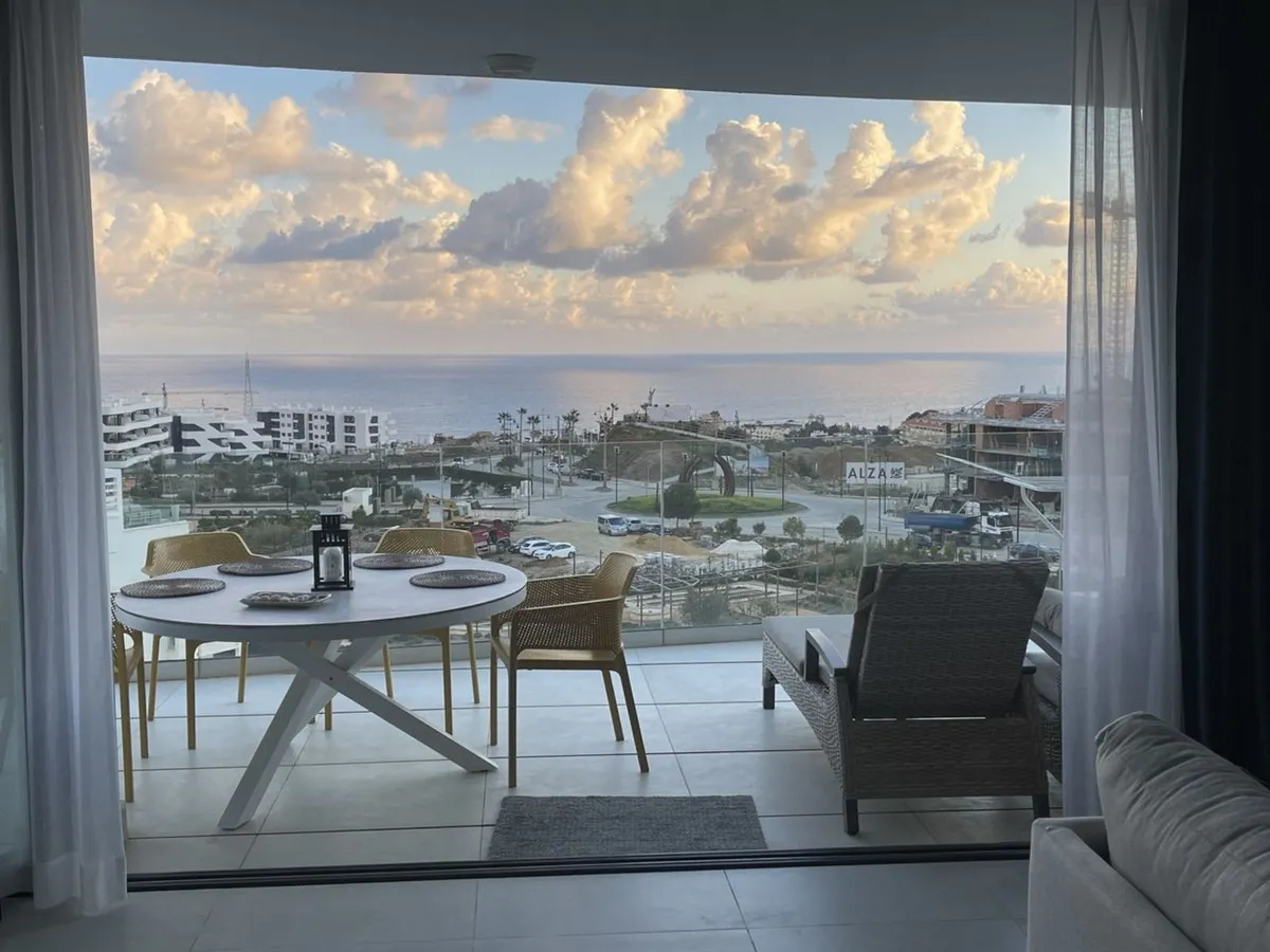 e8953a0b-f779-4d8c-ad2e-d9cc2ac5b709