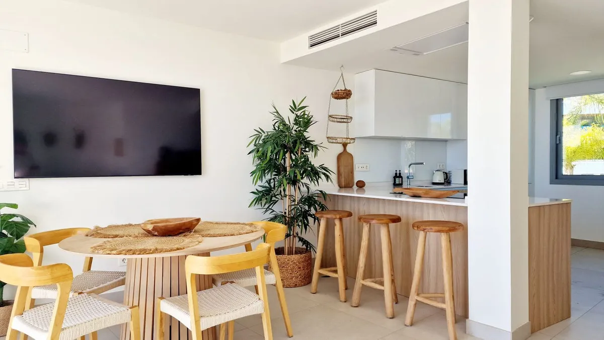 b5f8d2e0-6fdc-4b6d-9b8c-96dfc07decfe