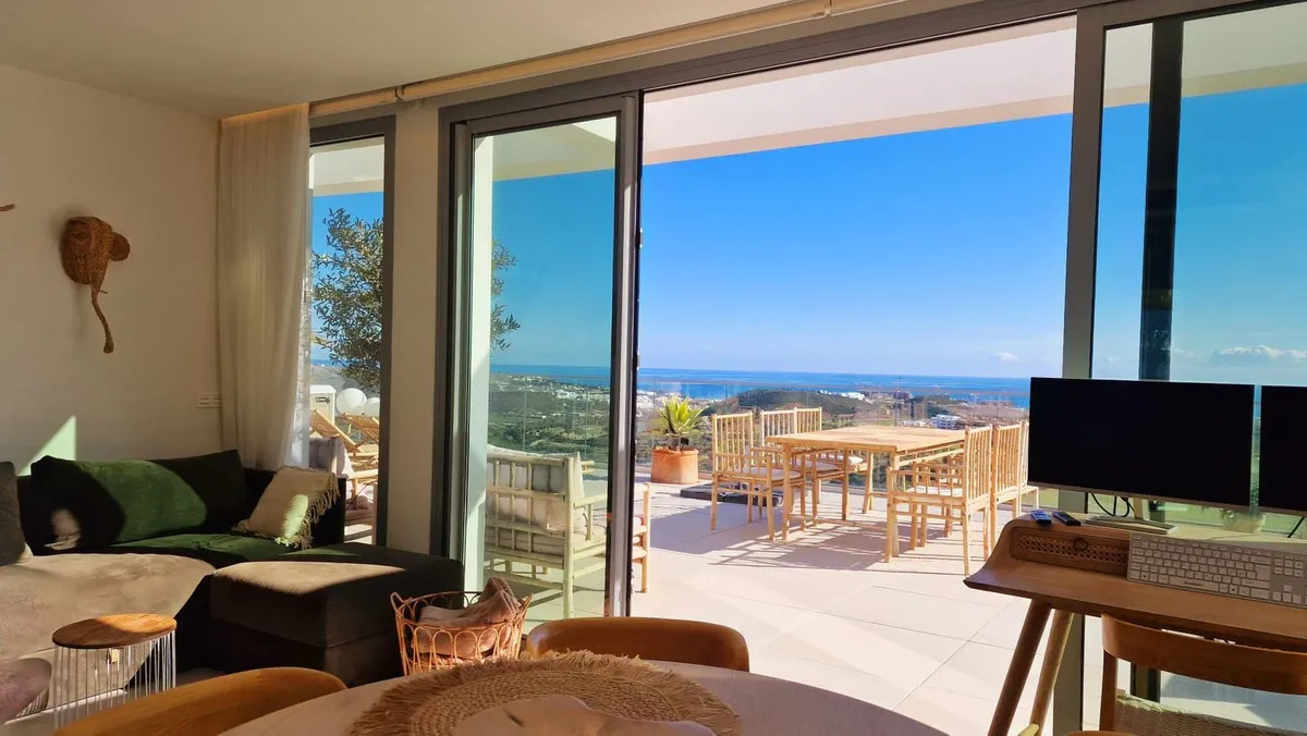 e2f2b9ed-b061-47b5-8342-cb223417bdc3