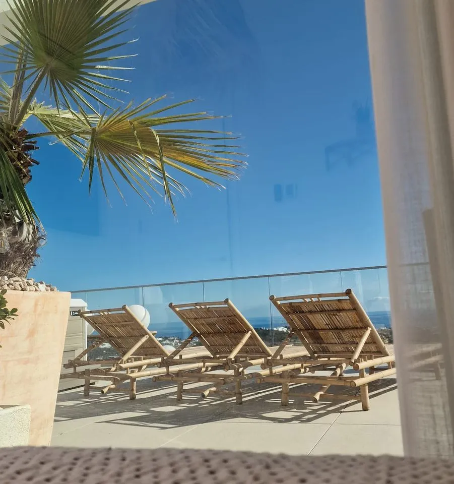 e607650c-0d99-4ea1-a25d-5f60ad6f1084