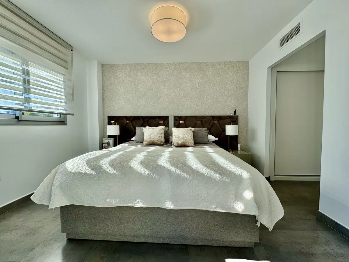 d2c33bd8-3e0a-4e19-88e9-719d1785816b