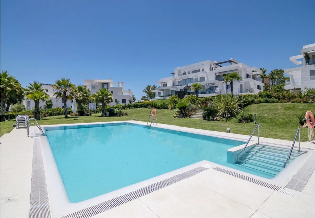 e98e8079-352e-40cd-8c36-32dc7575a359