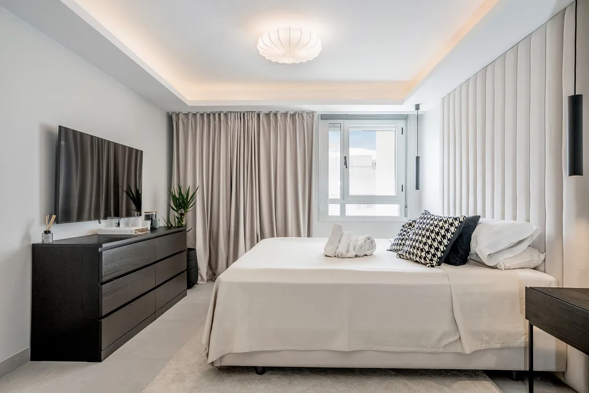 94a49f84-00e5-4691-a74a-8701a22c9261