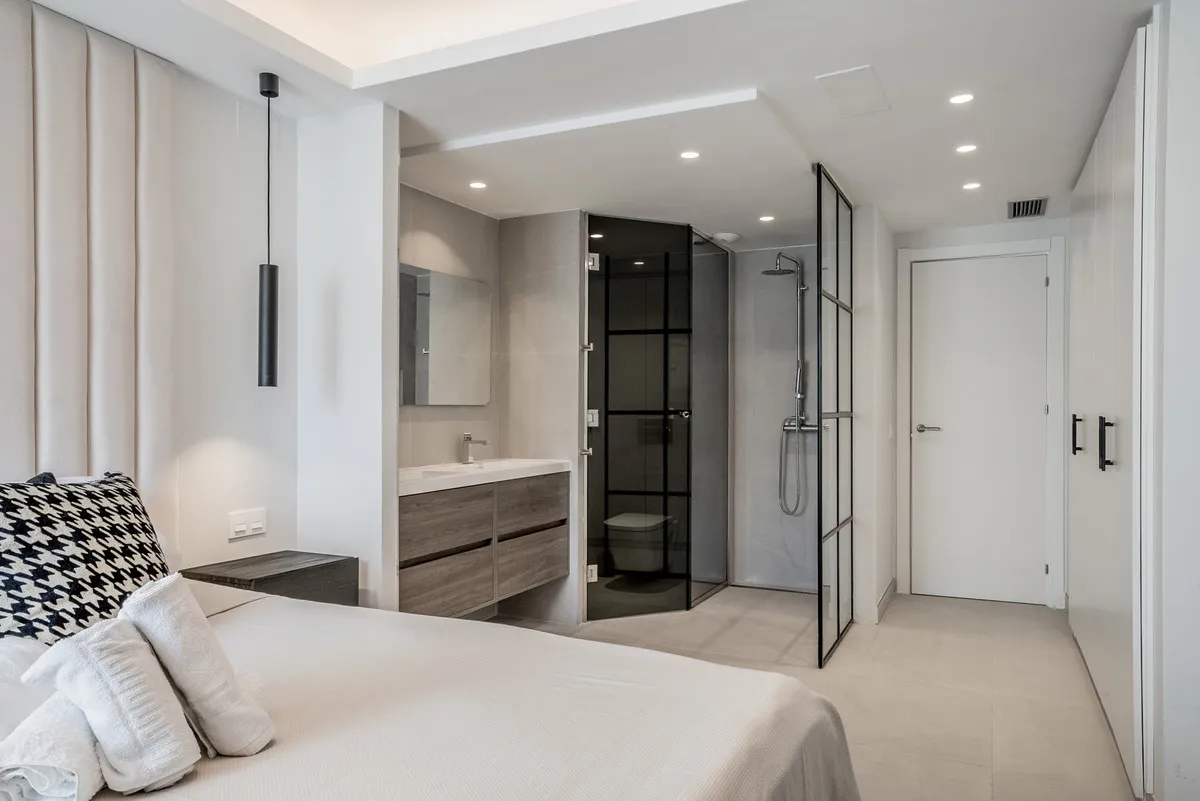 a52e70ee-e416-46f9-8333-a60537df863c