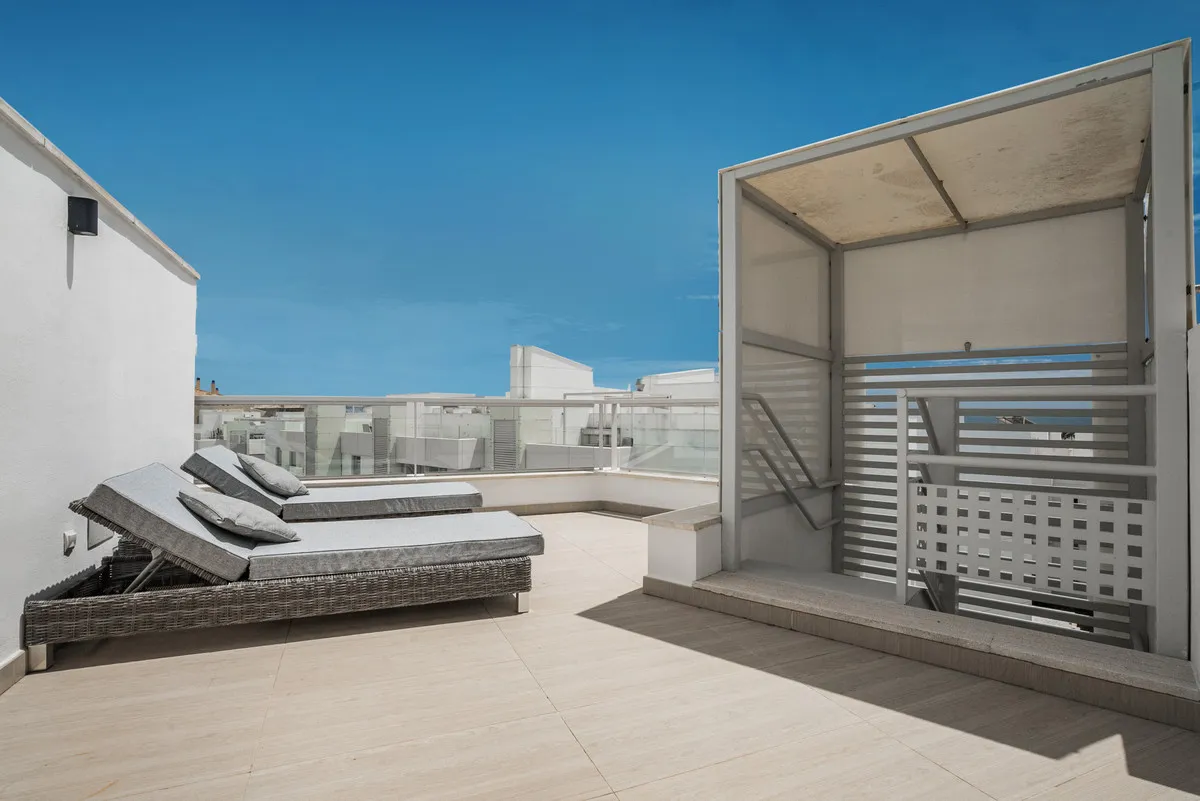 db95fe4a-c8c3-4d13-9285-7049fe233649