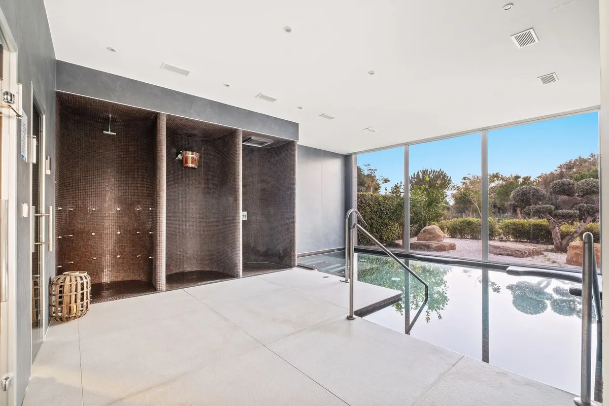 86a539f0-2856-4233-8652-f9a986eb8801