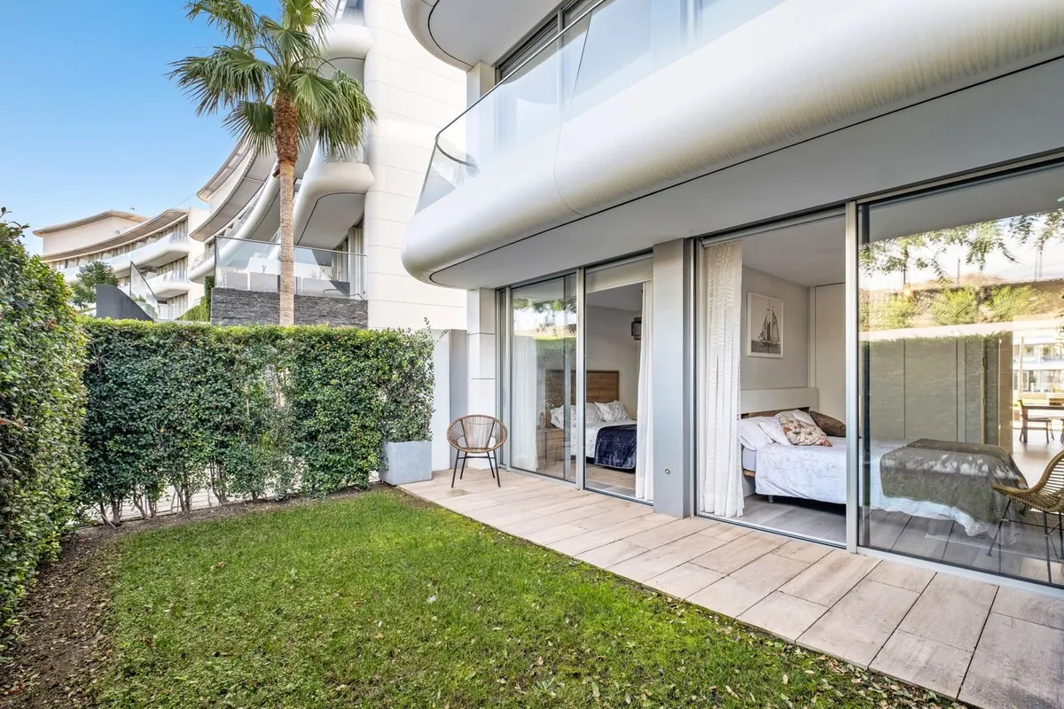 a8752b92-2bdd-4d57-bc75-bdb88ae03817