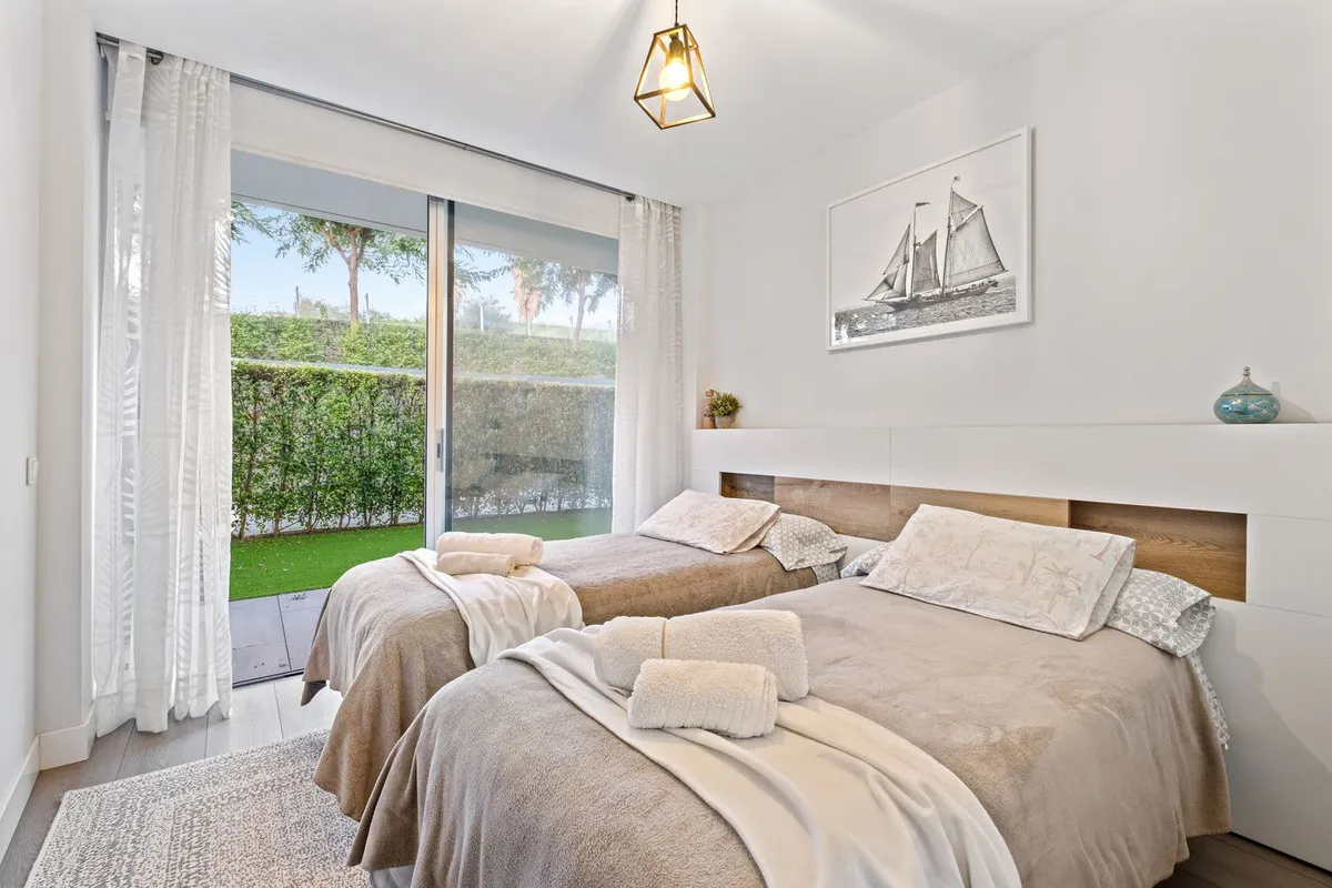 dea9764b-e037-4f86-b54f-cff45c58d6e9