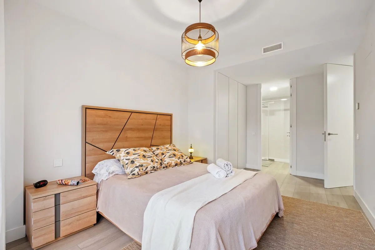 fb68fd80-4d99-40fb-996d-6e9ec5b9a3b9