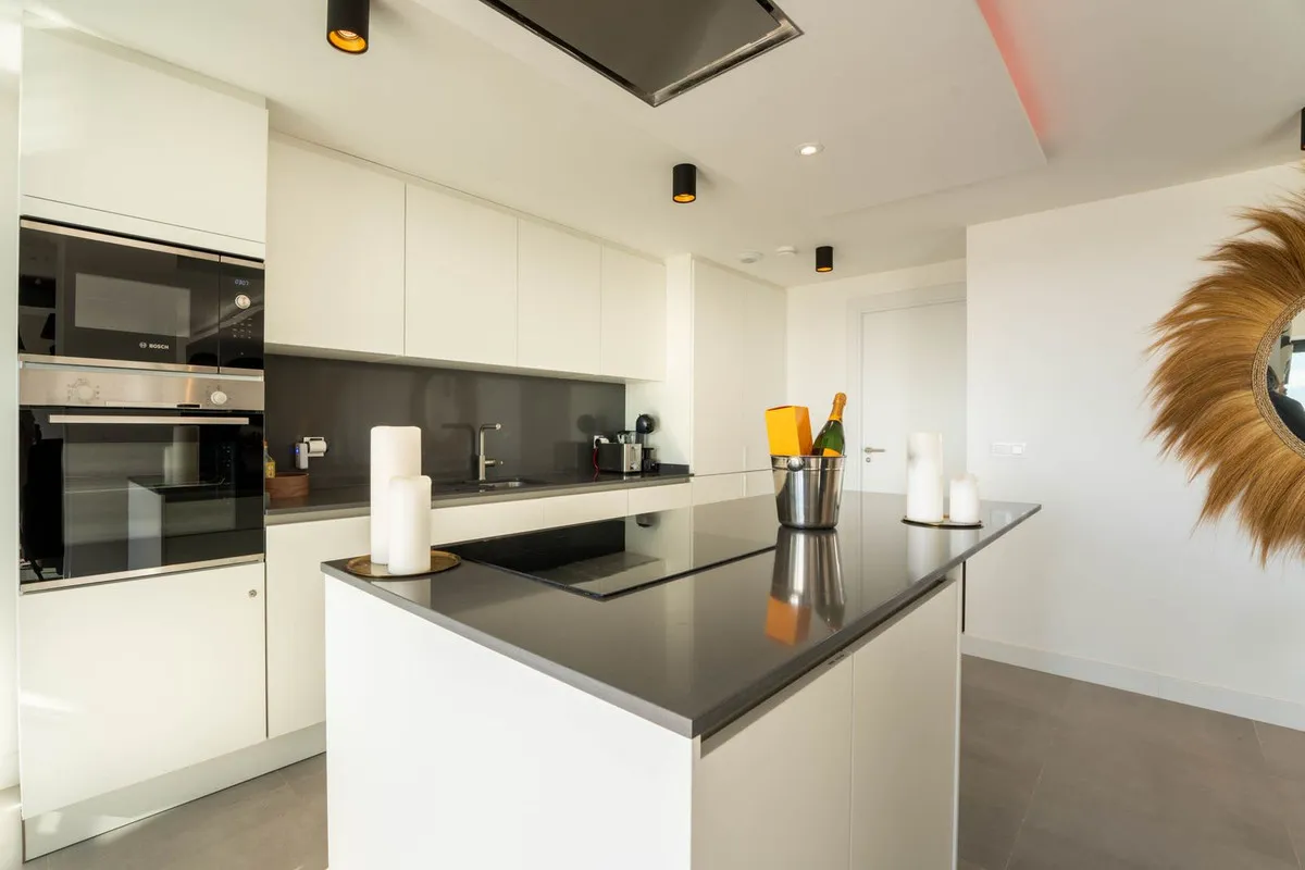 b9a38f8d-970a-4720-b183-8b37174ea705