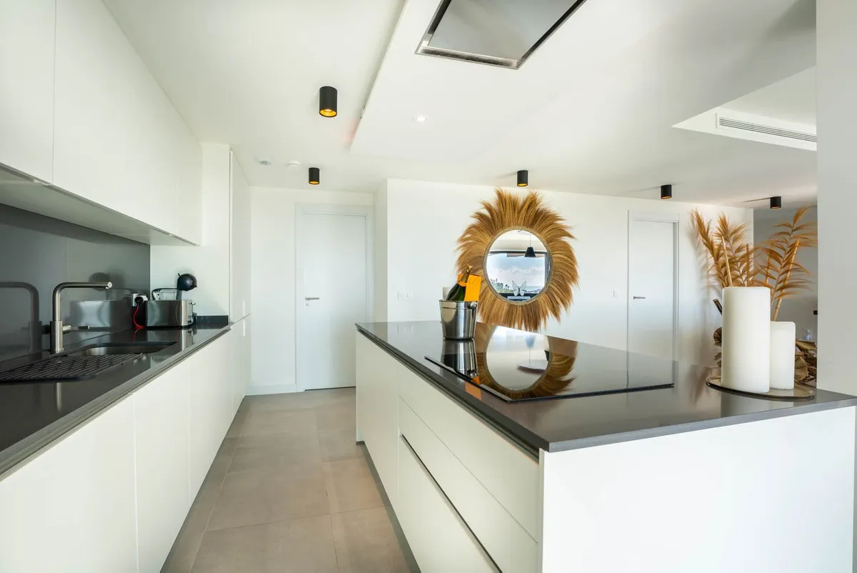 e4626509-4bef-4045-8a17-7313cba37703