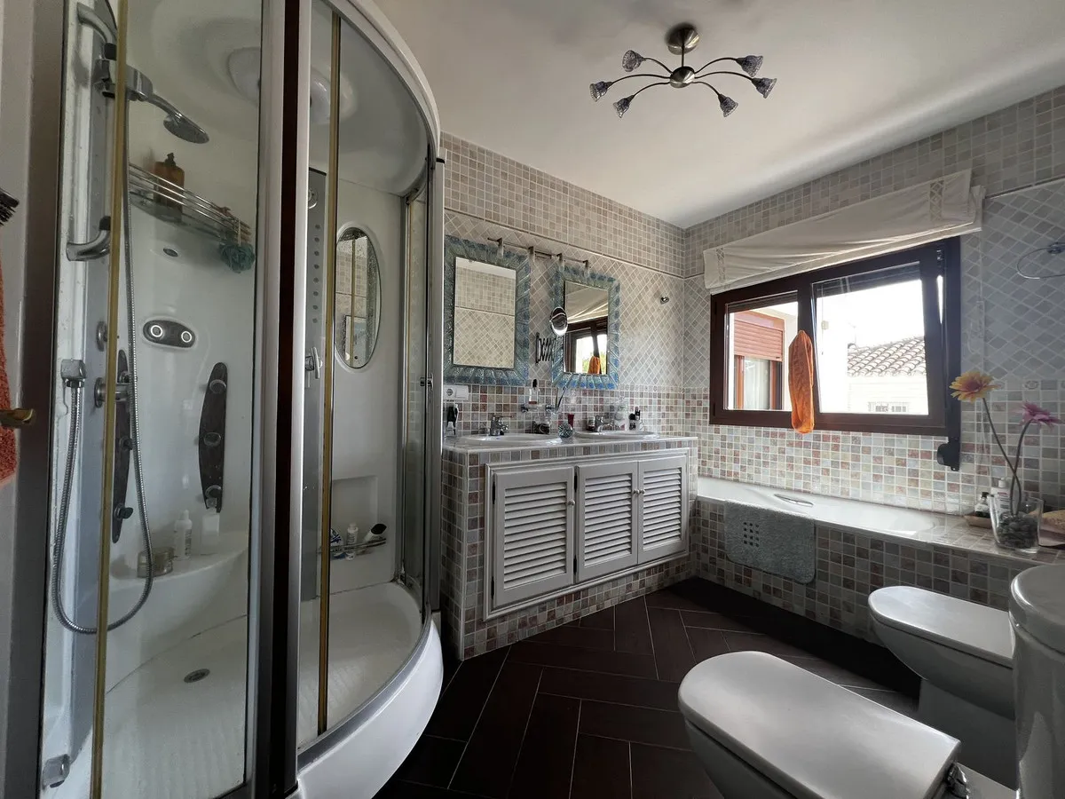 e9817645-88dc-46d8-9aa8-974919aca551