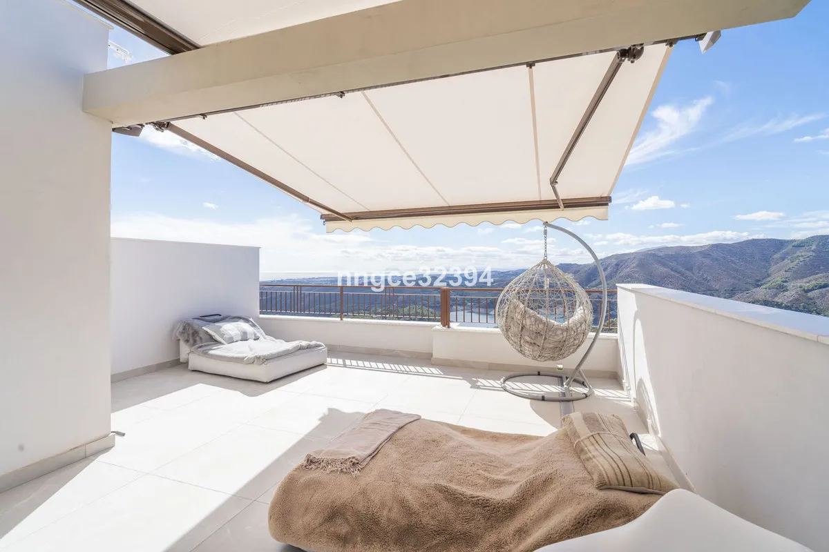 94b31a8d-fb16-4394-a445-9a9b43f102e9