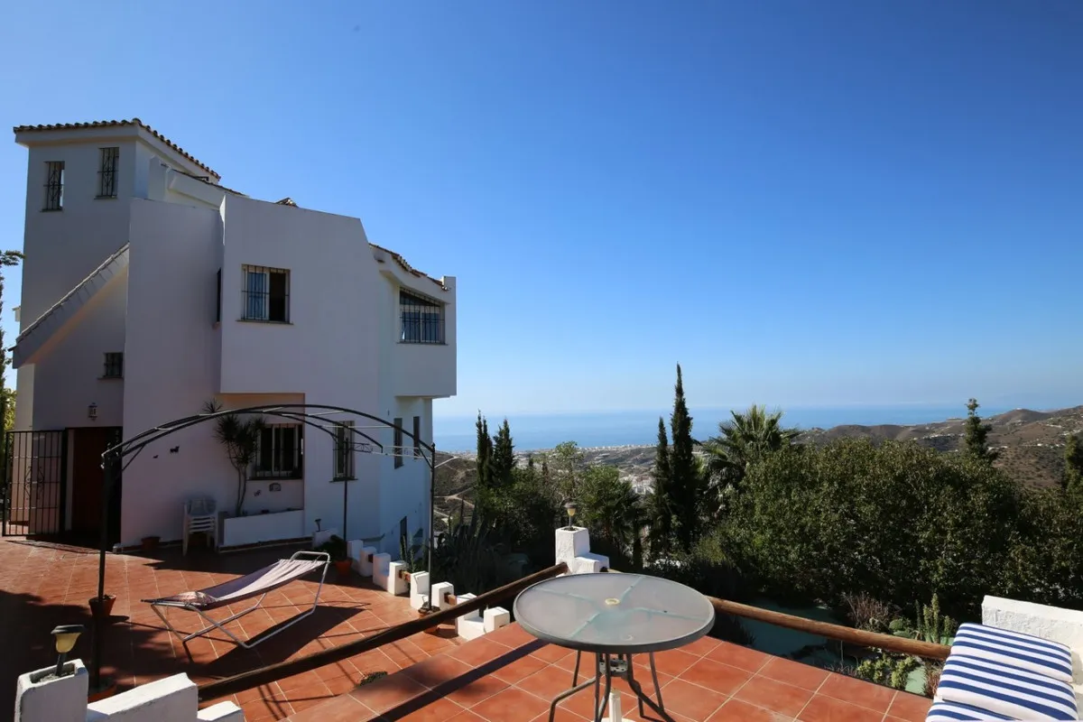 074c78fa-d149-46e1-93e1-eb390e827f8a