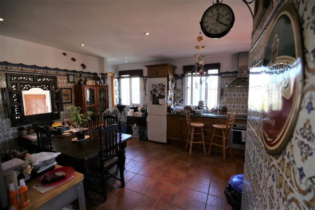 54cf6528-e7fa-41ee-b5aa-d7c44eb564b2