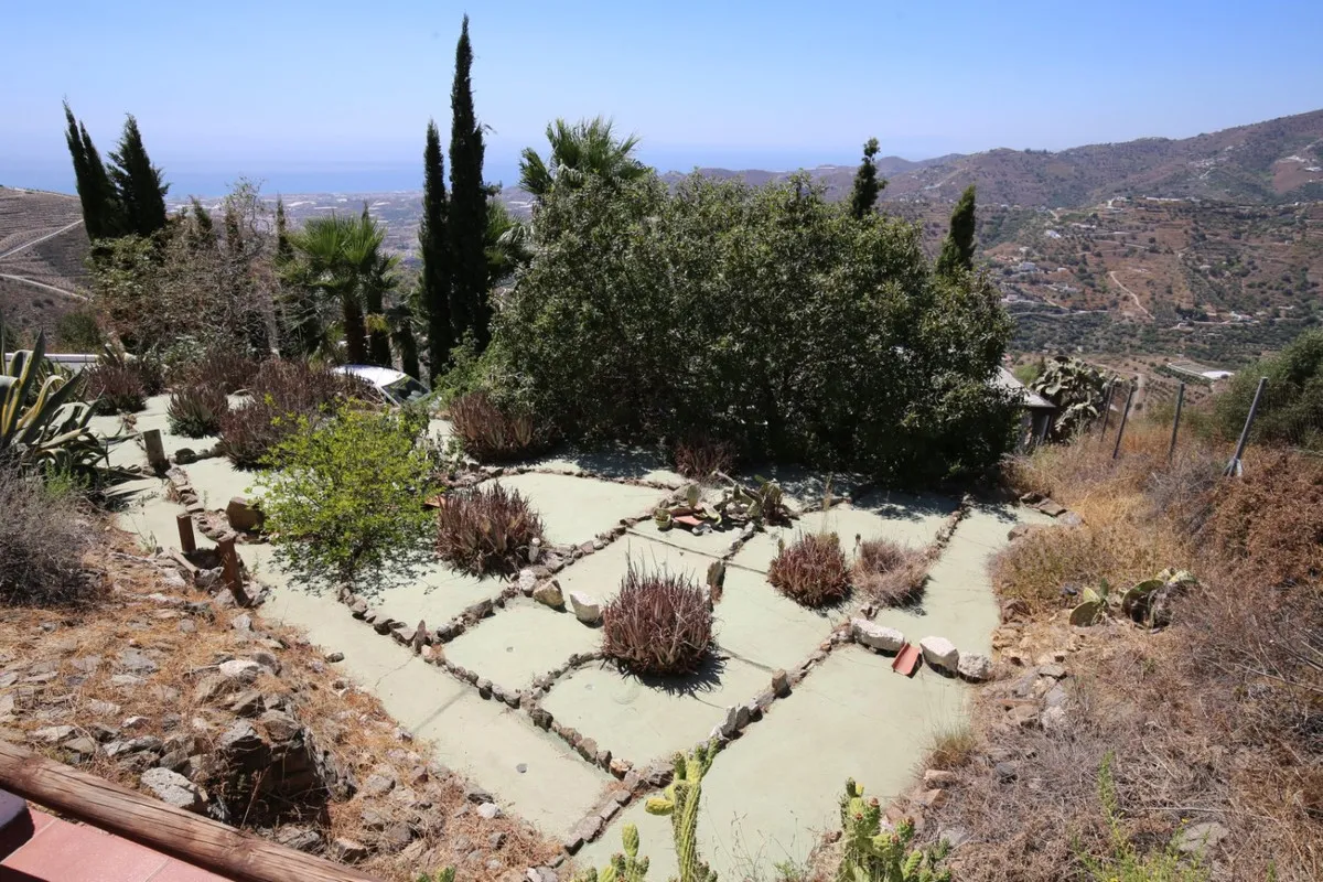 a12e80f4-91fa-4ba8-aa5c-9751244f9474