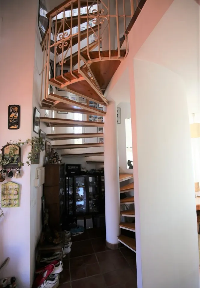 a61fb875-a1f1-4e9b-acd5-7d926bdb1403