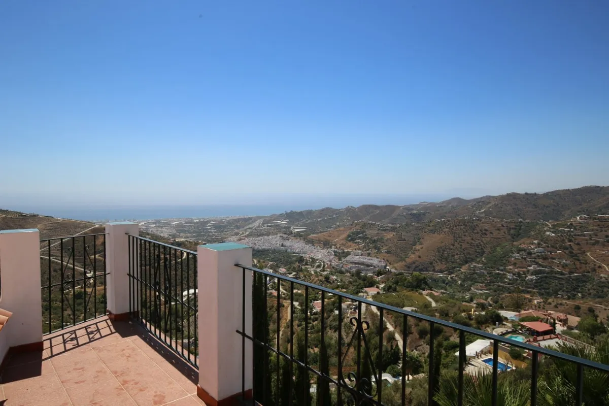 ca34f08c-5498-49c8-b729-031825af1d78