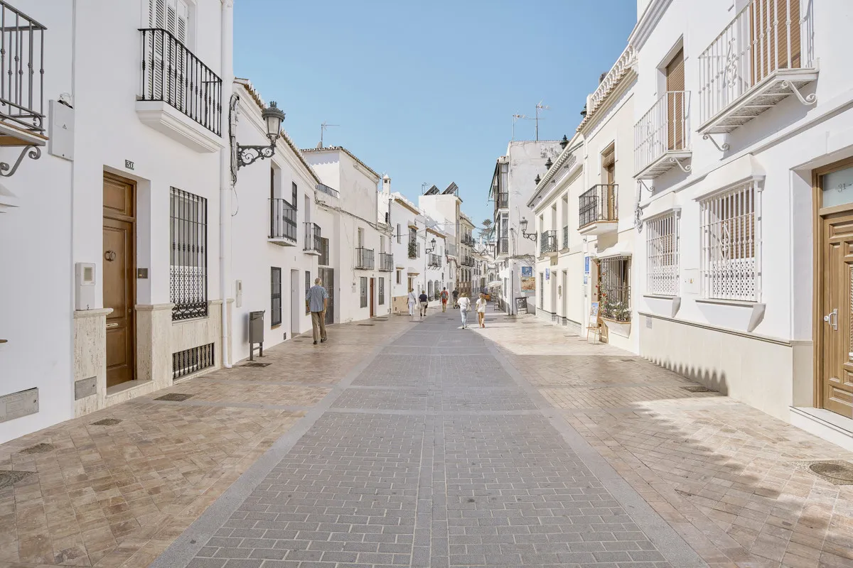 2ae4847e-d120-4181-b8b5-3cb3b8965b6e