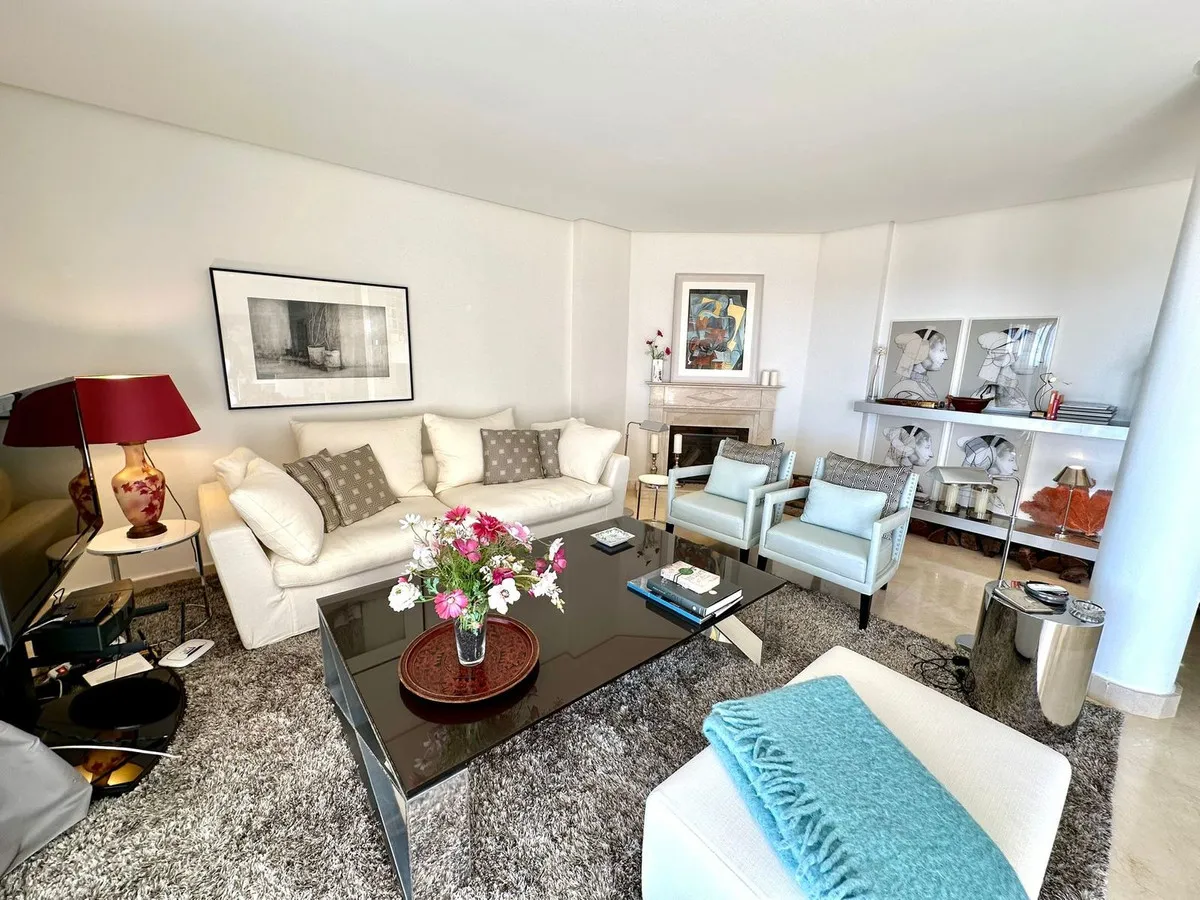 140bceb3-1eb2-427d-9ef0-bddc6c359c93