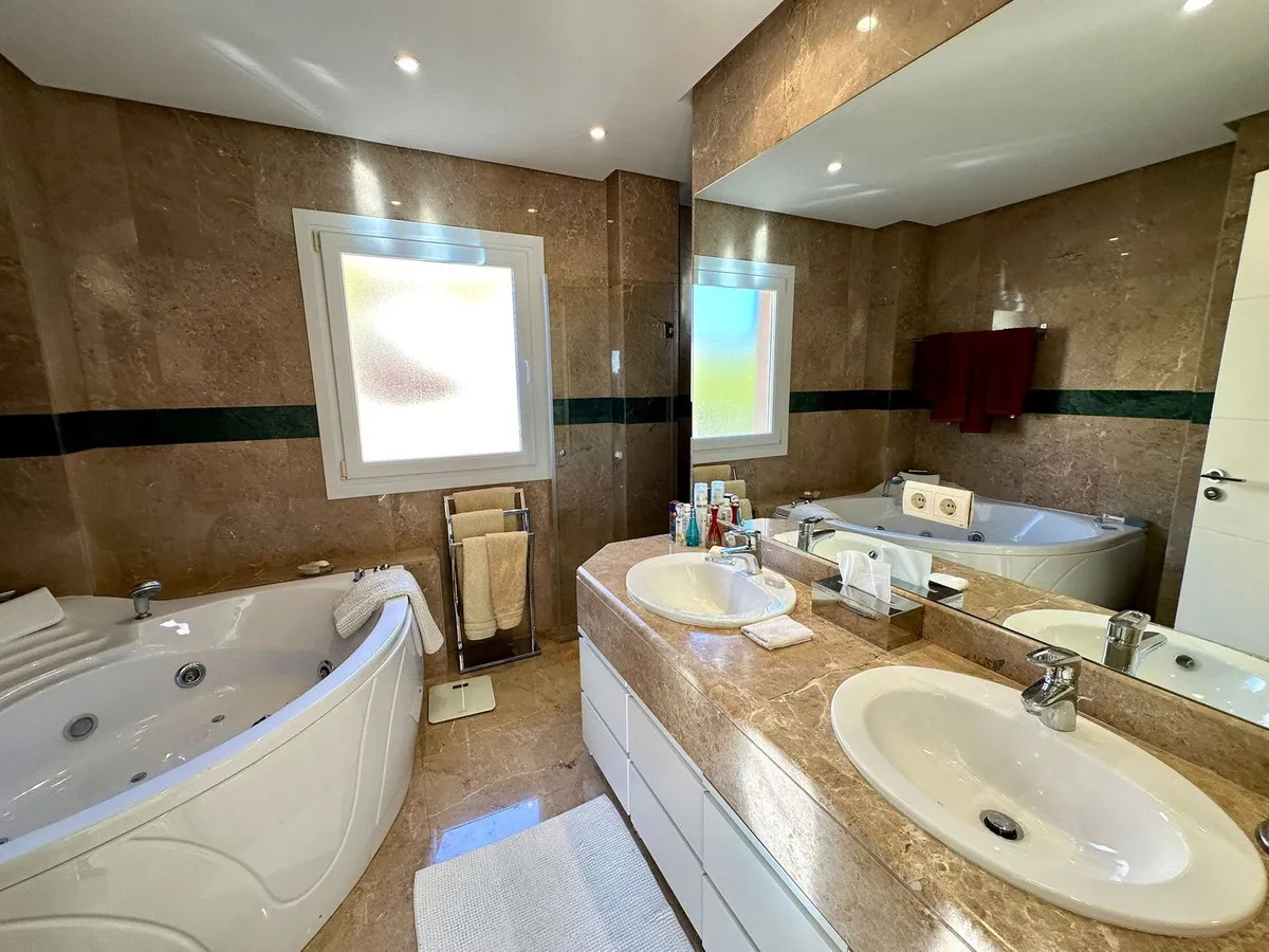 1dc4fdeb-53b1-40eb-b827-9b7886e6e9c7