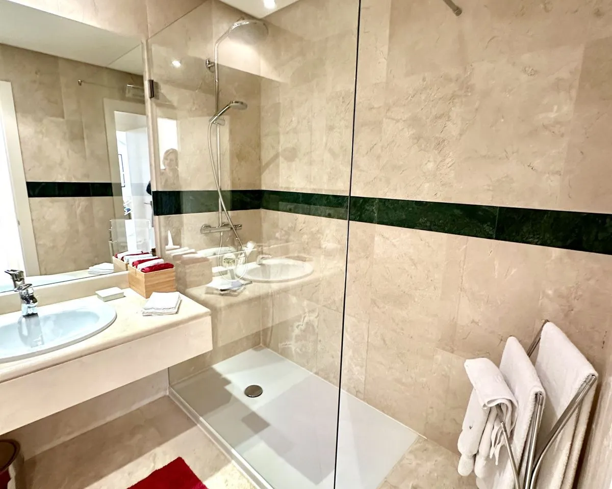 8b58d678-e149-4348-88c5-12f8e574c84e